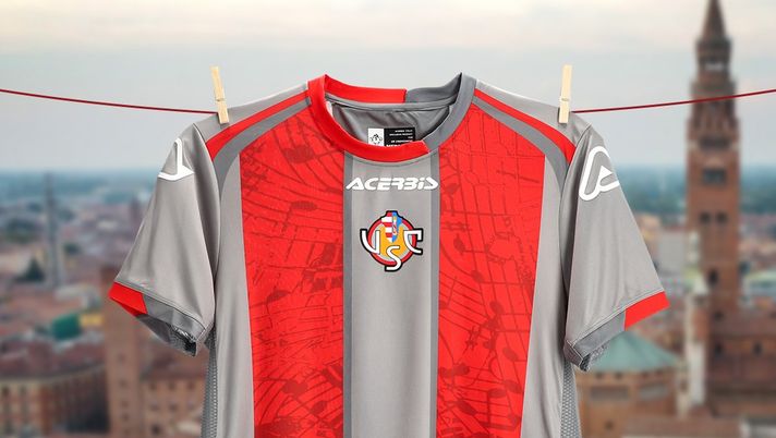 maglia-home-cremonese-2025-26-acerbis-vazquez-cremona-musica
