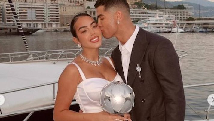 Ronaldo premiato come miglior marcatore della Champions. Il post di Georgina - immagine 1