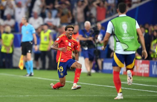 Getty Images La foto di Yamal da neonato in braccio a Messi fa il giro del mondo- immagine 2