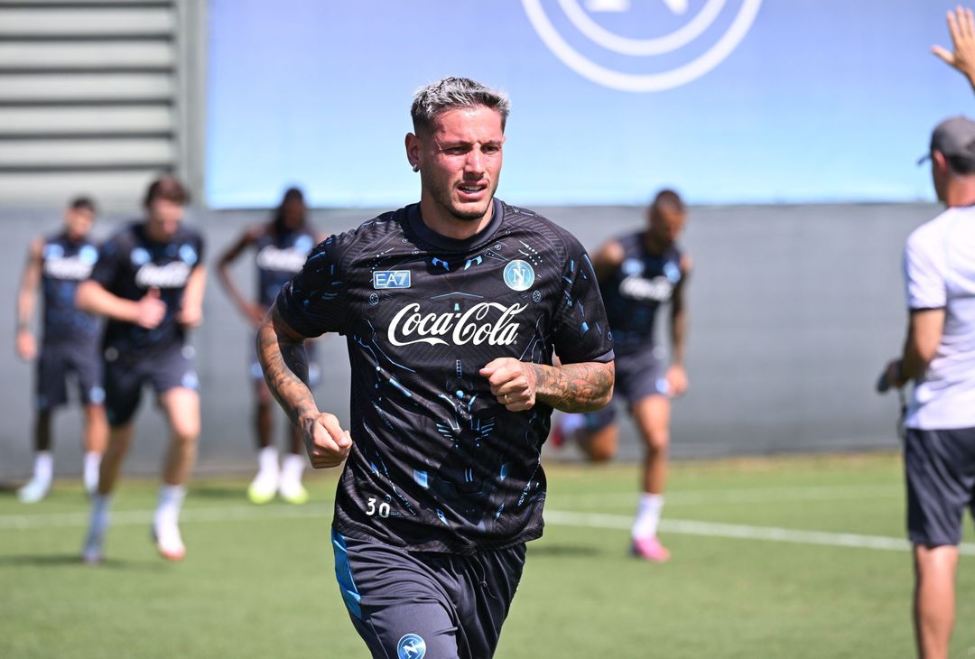 Grinta e sorrisi a Castel Volturno, il Napoli prepara il match col Cagliari GALLERY - immagine 8