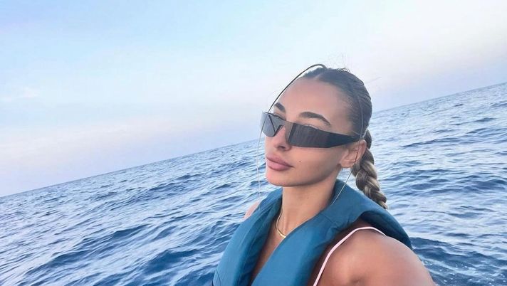 Geolier-Chiara Frattesi, non è un’avventura: “Primo viaggio insieme, progetti per settembre”  Geolier-Chiara Frattesi, non è un’avventura: “Primo viaggio insieme, progetti per settembre” - immagine 1