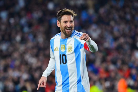 Messi si racconta al podcast di Guzman: Maradona, la possibilità di giocare per la Spagna e la lite con Canelo- immagine 2