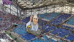 Francia, coreografia in onore del Papa al Velodrome di Marsiglia