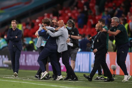 Mancini scrive a Vialli nel giorno del suo compleanno e cita Aristotele- immagine 2