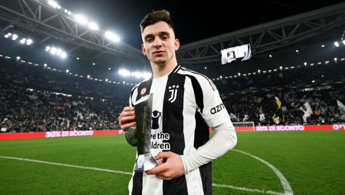 TURIN, ITALY - FEBRUARY 16: Francisco Conceicao of Juventus awarded best player of the match after the Serie A match between Juventus and FC Internazionale at Juventus Stadium on February 16, 2025 in Turin, Italy. (Photo by Daniele Badolato - Juventus FC/Juventus FC via Getty Images) Conceicao: “Gol bello, ma per la vittoria della squadra. Dobbiamo lavorare così” - immagine 1