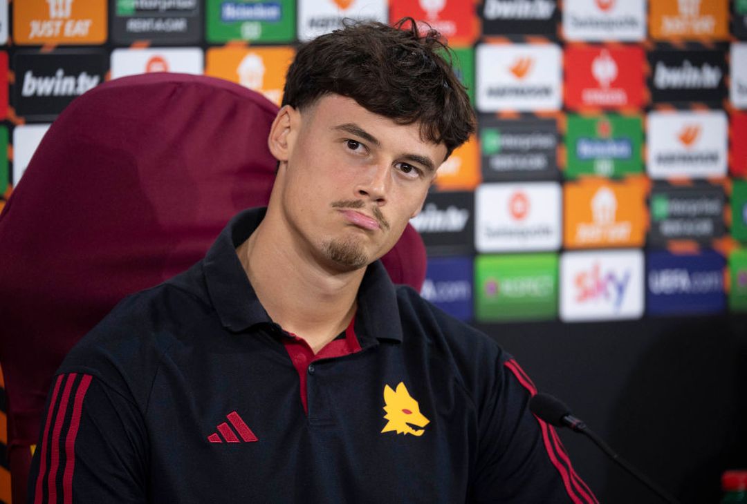 La conferenza stampa di Mourinho e Svilar pre Slavia Praga – FOTO GALLERY - immagine 12