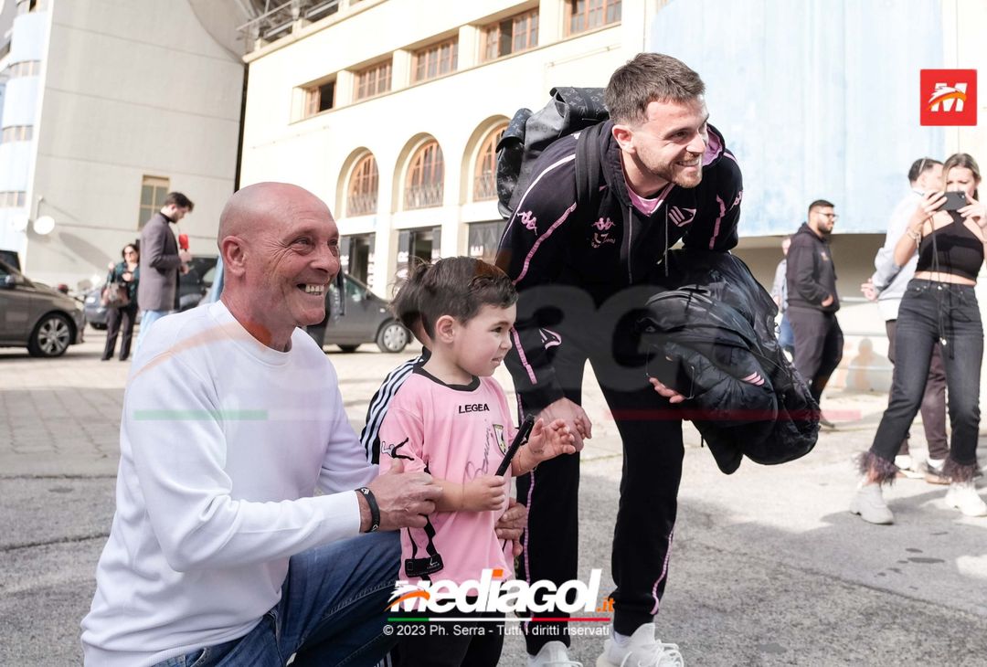 FOTO Südtirol-Palermo, la squadra in partenza dallo stadio “Renzo Barbera” (GALLERY) - immagine 17