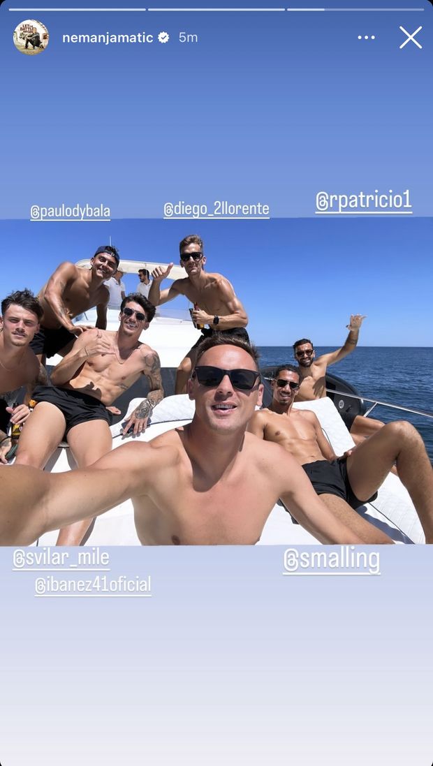 Roma, Matic e compagni si godono un po’ di relax: selfie in barca per i giallorossi- immagine 2