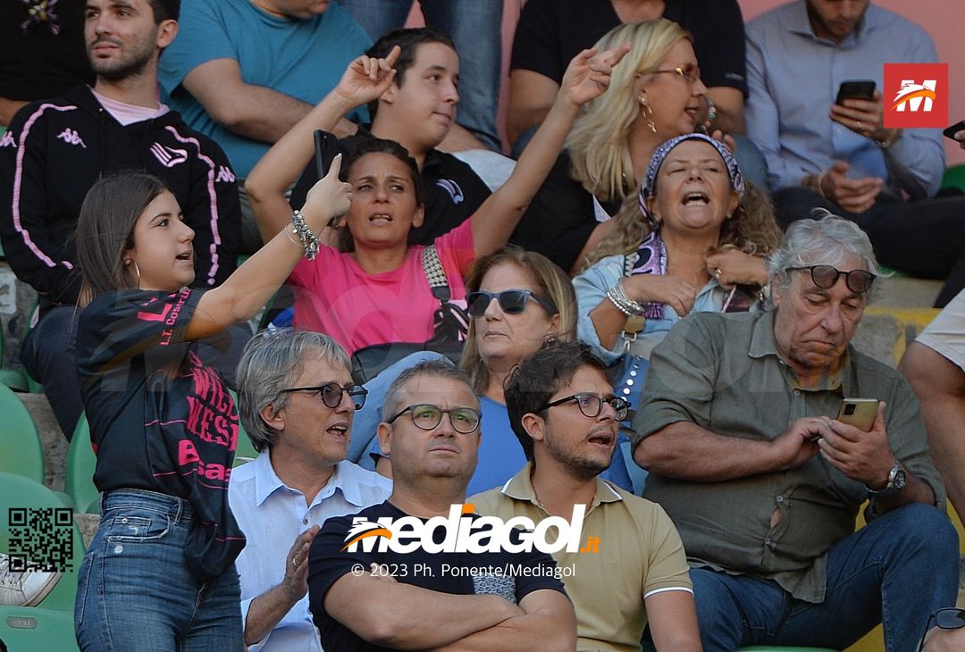 FOTOTIFO Palermo-Lecco, gli scatti ai tifosi al “Renzo Barbera” (GALLERY) - immagine 43
