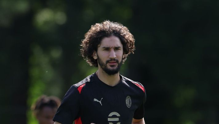 Calciomercato Milan, Adli dice sì all’Al Shabab: accordo vicino. Le cifre