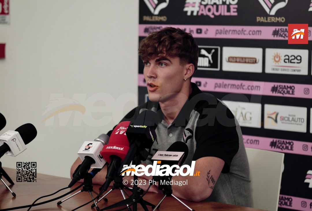 FOTO Ritiro Palermo, Desplanches si presenta in conferenza stampa (Gallery) - immagine 6