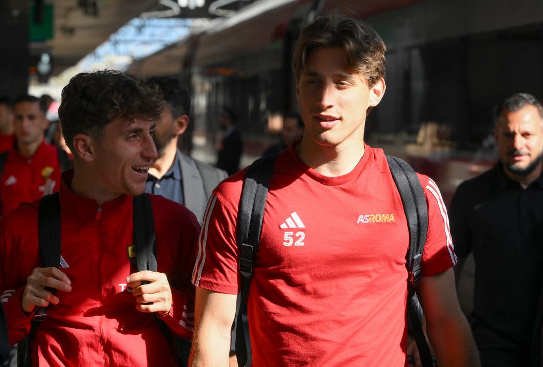 Roma, la partenza in treno verso Napoli – FOTO GALLERY - immagine 17