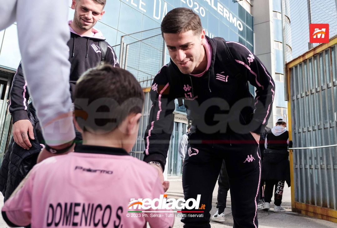 FOTO Südtirol-Palermo, la squadra in partenza dallo stadio “Renzo Barbera” (GALLERY) - immagine 27