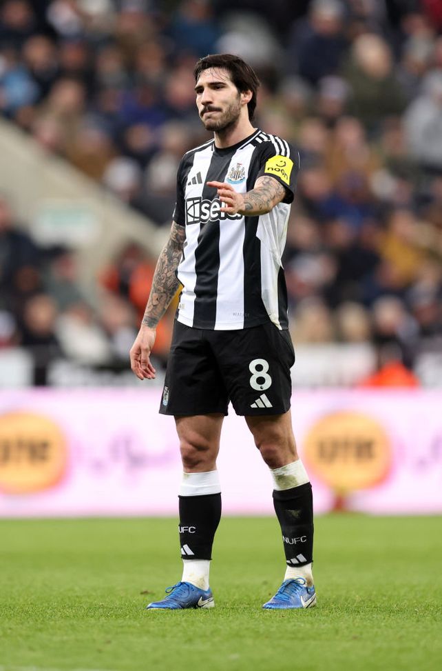 The Times: “Grazia e stile in tutto ciò che fa Tonali”- immagine 2