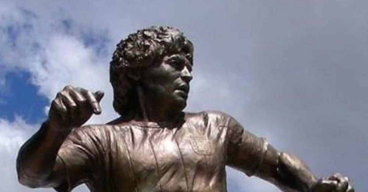 Rimossa la statua di Maradona a Monte di Procida: "Era abusiva"