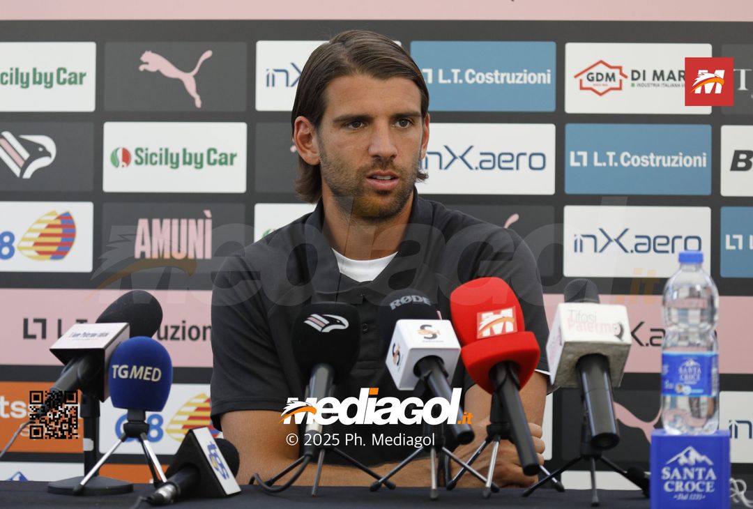 FOTO, Ceccaroni: sorrisi e promesse in conferenza stampa - immagine 17