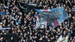 I tifosi dei Rangers inondati dagli irrigatori del Livingston ma il campo è sintetico