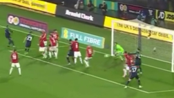 VIDEO Ostigard, che beffa! Il difensore firma uno sfortunato autogol contro la Scozia