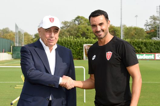 Adriano Galliani e Raffaele Palladino: 'Foto Bucci - Ac Monza' Galliani: “Nell’ultimo anno ho corteggiato più Palladino che la mia compagna”- immagine 2
