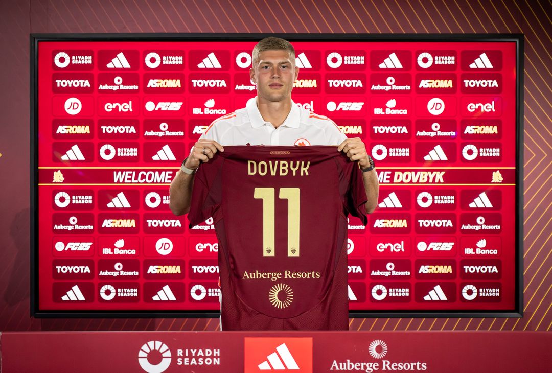 Roma, le prime immagini di Dovbyk con la maglia giallorossa – FOTO GALLERY - immagine 18