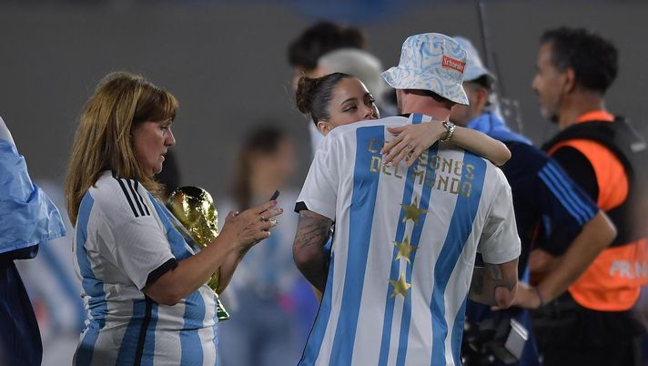 Rodrigo de Paul si risposa? Tini indossa un anello di fidanzamento da 60.000 euro! - immagine 1