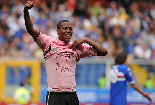 GENOA, ITALY - MAY 15: Abel Hernandez of Palermo celebrates after Mauricio Pinilla's goal during the Serie A match between UC Sampdoria and US Citta di Palermo at Stadio Luigi Ferraris on May 15, 2011 in Genoa, Italy. (Photo by Tullio M. Puglia/Getty Images) palermo