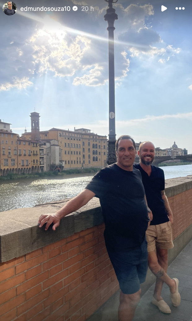 FOTO – Edmundo a Firenze, a passeggio sul lungarno. Sarà presente al Franchi?- immagine 2
