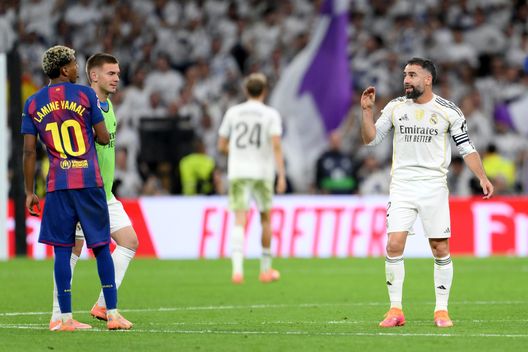 Dani Carvajal nel battibecco con Yamal a fine partita. (Foto di David Ramos/Getty Images)