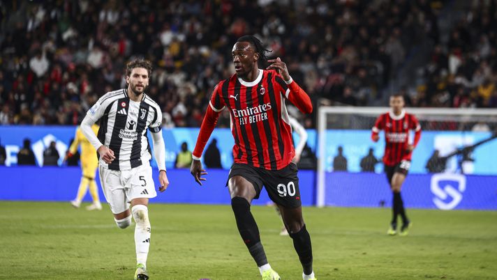 RIYADH, SAUDI ARABIA - JANUARY 03: Tammy Abraham of AC Milan in action during the Italian Super Cup Semi-Final match between AC Milan and Juventus at Al Awwal Park on January 03, 2025 in Riyadh, Saudi Arabia. (Photo by Giuseppe Cottini/AC Milan via Getty Images) abraham-juve-milan-supercoppa-semifinale