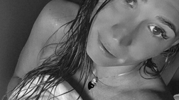 Carolina, foto piccante post doccia. Lady Cassano infiamma il web col suo fisico sexy