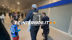 VIDEO/ L’interista Thuram in treno con un compagno di viaggio particolare