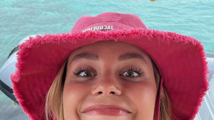 Zoe, giornata di relax. Lady Hernandez si gode l’ufficio speciale di oggi - immagine 1