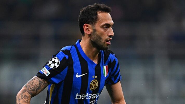 Sky: “Inter, domani esami strumentali per Calhanoglu: le ultime verso il Verona” Sky: “Inter, domani esami strumentali per Calhanoglu: le ultime verso il Verona” - immagine 1