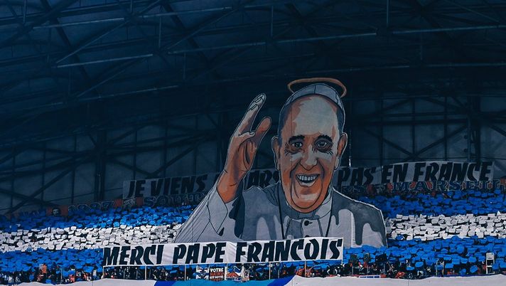 Un tributo speciale: il Marsiglia omaggia il Papa con una coreografia da brividi - immagine 1