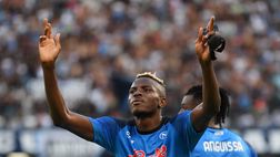 Osimhen è il quarto calciatore più costoso al mondo. E il Napoli se lo gode