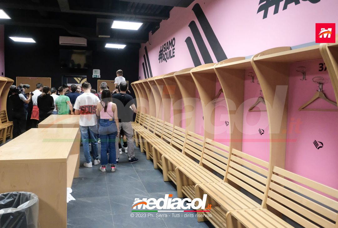 FOTO PALERMO, i tifosi rosanero in tour allo stadio ‘Renzo Barbera’ (GALLERY) - immagine 7