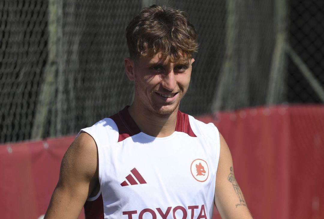 Ritiro Roma, lavoro sul campo e in palestra a Trigoria – FOTO GALLERY - immagine 13