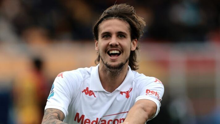 LECCE, ITALY - OCTOBER 20: Andrea Colpani of Fiorentina celebrates after scoring his team's second goal during the Serie A match between Lecce and Fiorentina at Stadio Via del Mare on October 20, 2024 in Lecce, Italy. (Photo by Maurizio Lagana/Getty Images) Colpani: “Quando potrò tornare ad allenarmi, mi sento meglio e lavoro tanto” - immagine 1