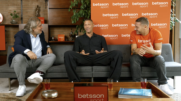 Materazzi: “Mai difeso contro Ronaldo, mandavo Cordoba! Il Fenomeno era Messi+CR7 insieme”- immagine 4