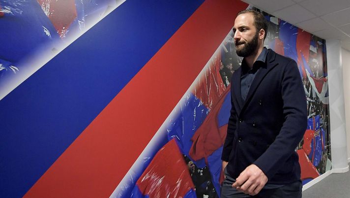 Clamoroso retroscena su Higuaín, Romano: “Ha ricevuto una proposta dall’Italia” - immagine 1