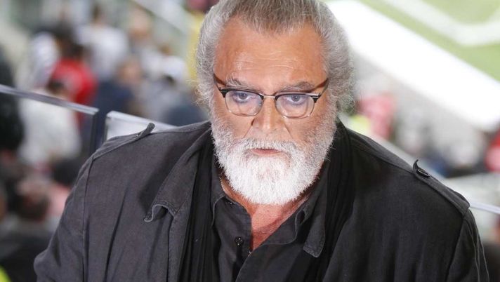 Foto LaPresse/Moro Francesco
28-10-2017 milano(Italia)
Milan vs Juventus - campionato italiano di calcio Serie A TIM 2017/2018- Stadio Meazza
Sport Calcio
Nella foto: ABATANTUONO
Photo LaPresse/Moro Francesco
October 28-2017 milano (Italy)
Milan vs Juventus - Italian Serie A soccer championship TIM 2017/2018- Meazza Stadium
Sport Soccer
in the pic:ABATANTUONO Diego Abatantuono: “Milan, solo soldi e vendite – L’Inter offre sempre di più e ce li porta via tutti” - immagine 1
