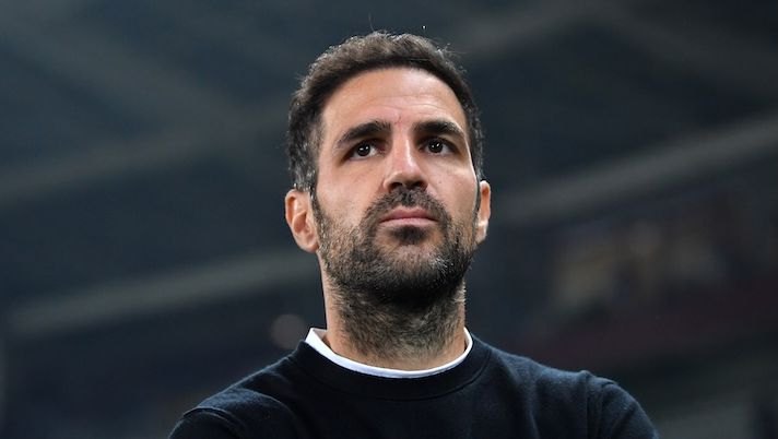 TURIN, ITALY - OCTOBER 25: Cesc Fabregas, Head Coach of Como, looks on prior to the Serie A match between Torino and Como at Stadio Olimpico di Torino on October 25, 2024 in Turin, Italy. (Photo by Valerio Pennicino/Getty Images) Fabregas: “Futuro? Ho un contratto lungo al Como! Cutrone e il ruolo di Paz, vi spiego” - immagine 1