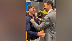 VIDEO / Vlahovic omaggia Ibra: l’abbraccio nello spogliatoio prima di Svezia-Serbia