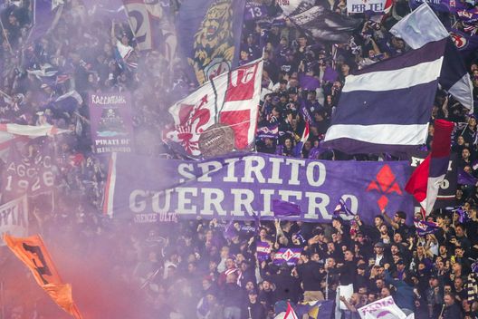GERMOGLI PH: 8 MAGGIO 2025 FIRENZE STADIO ARTEMIO FRANCHI SEMIFINALE DI CONFERENCE LEAGUE FIORENTINA VS BETIS NELLA FOTO TIFOSI Fiorentina-Betis: tensione sugli spalti. La testimonianza del tifoso- immagine 2