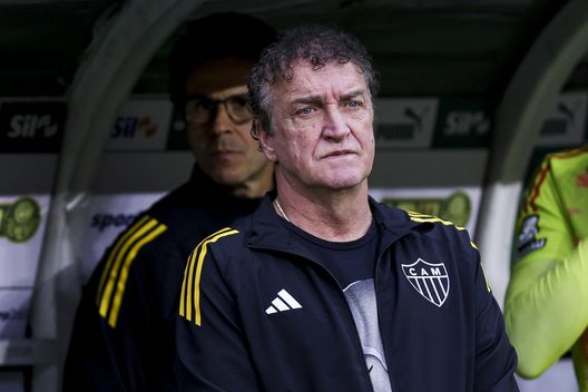 SAO PAULO, BRASILE - 20 LUGLIO: L'allenatore Cuca dell'Atletico Mineiro durante la partita Brasileirao 2025 tra Palmeiras e Atletico Mineiro all'Allianz Parque il 20 luglio 2025 a San Paolo, Brasile. (Foto di Ricardo Moreira/Getty Images) Mineiro crisi