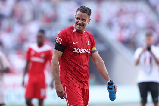 Bayern-Friburgo, rabbia Günter: “Se questo è fallo di mano io smetto con il calcio”- immagine 4