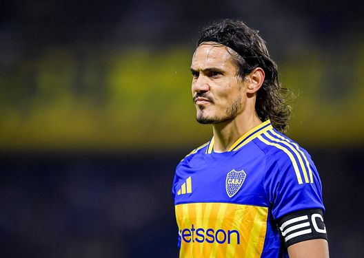 Edinson Cavani, capitano del Boca Juniors (Photo by Marcelo Endelli/Getty Images) Boca Juniors, che caos! Eliminato dalla coppa, arrivano duri attacchi contro la proprietà- immagine 3