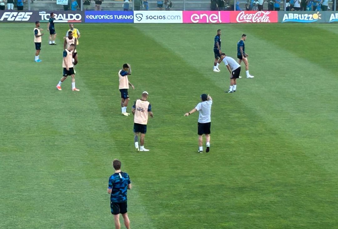 GALLERY Mister Conte segue passo dopo passo le esercitazioni della linea difensiva - immagine 5