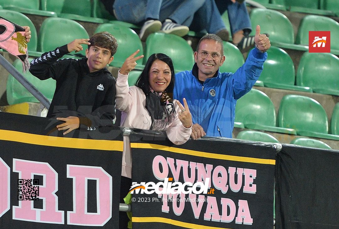 FOTOTIFO Palermo-Brescia 1-0, gli scatti ai tifosi al “Renzo Barbera” (GALLERY) - immagine 39