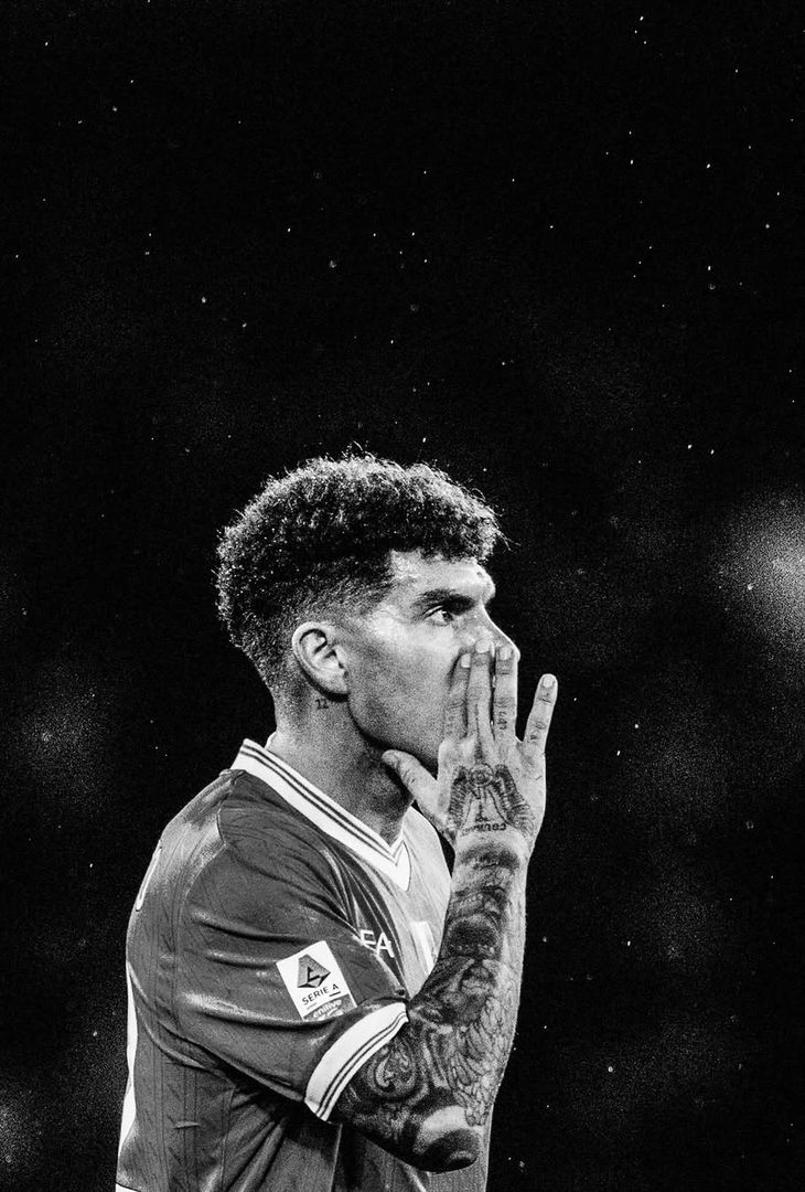 La poca ferocia del primo tempo e la cosiddetta 'cazzimma' mostra nella ripresa: due facce della stessa medaglia che compongono il riassunto 'in bianco e nero' di Napoli-Hellas Verona realizzato dall'admin dell'account Instagram della compagine partenopea.